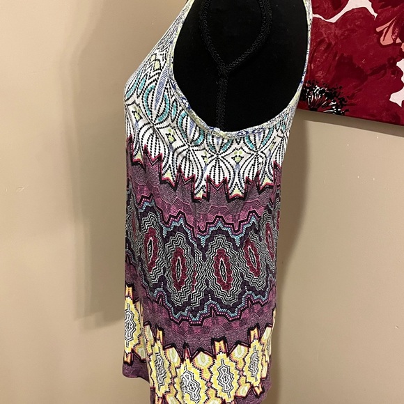 Patrons of Peace White and Green Sleeveless Tank Top - Picture 2 of 7